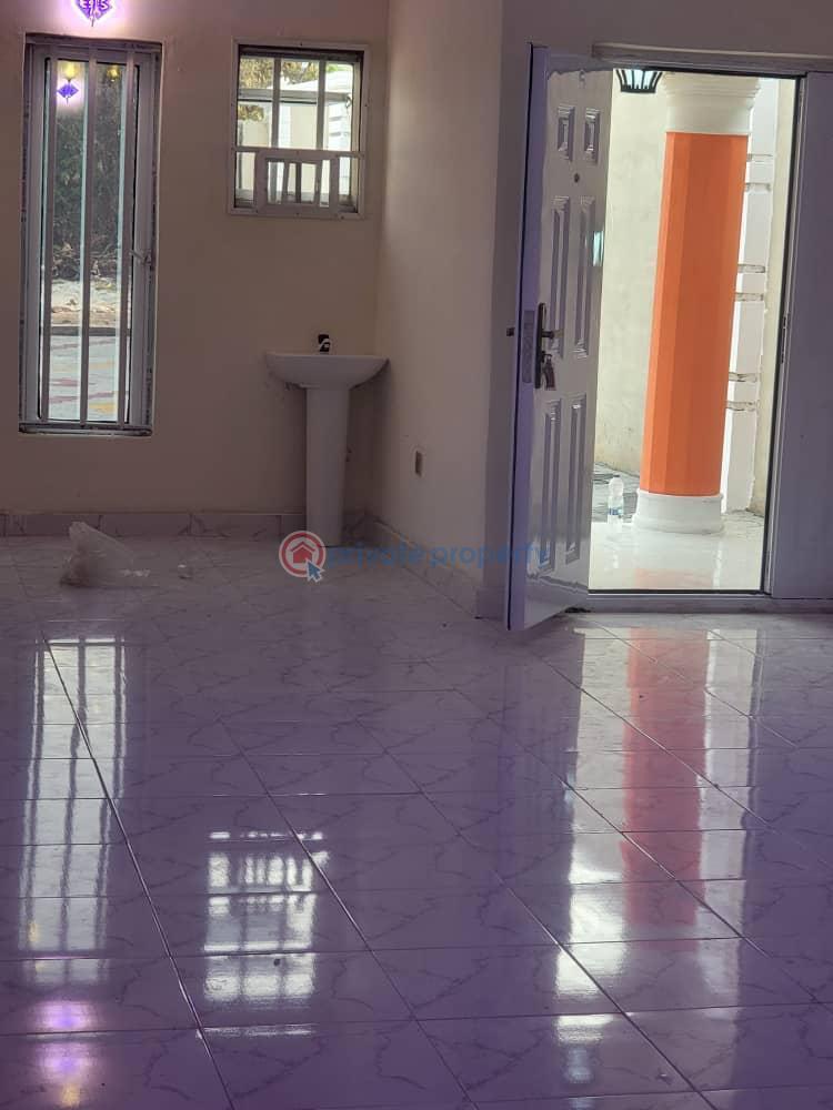 3 bedroom Detached Bungalow For Sale Akuru Estate, Elebu Oluyole Extension Akala Express Ibadan Oyo - 3