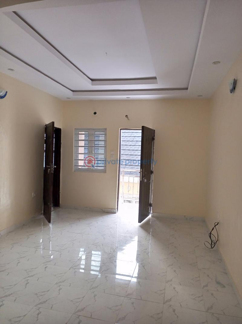 2 bedroom Block Of Flats For Rent Isheri Oshun Bus Stop. Bucknor Estate Isolo Lagos - 2