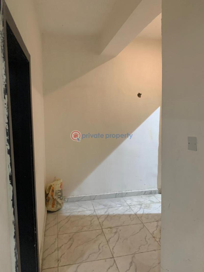 2 bedroom House For Rent Alagomeji Yaba Lagos - 1