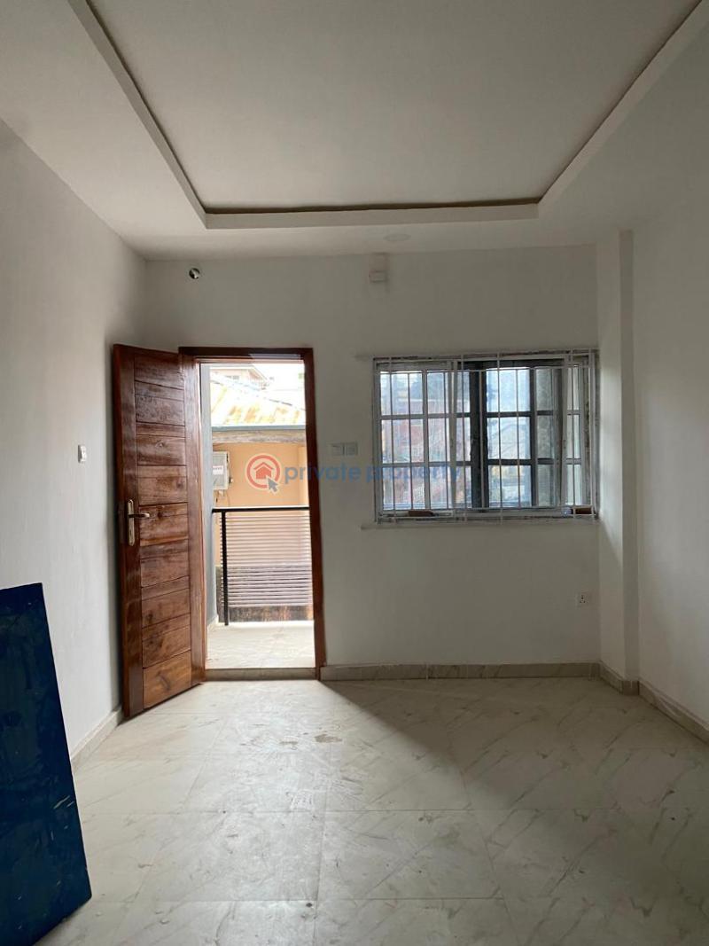 2 bedroom Flat & Apartment For Rent Fola Agoro Yaba Lagos - 16
