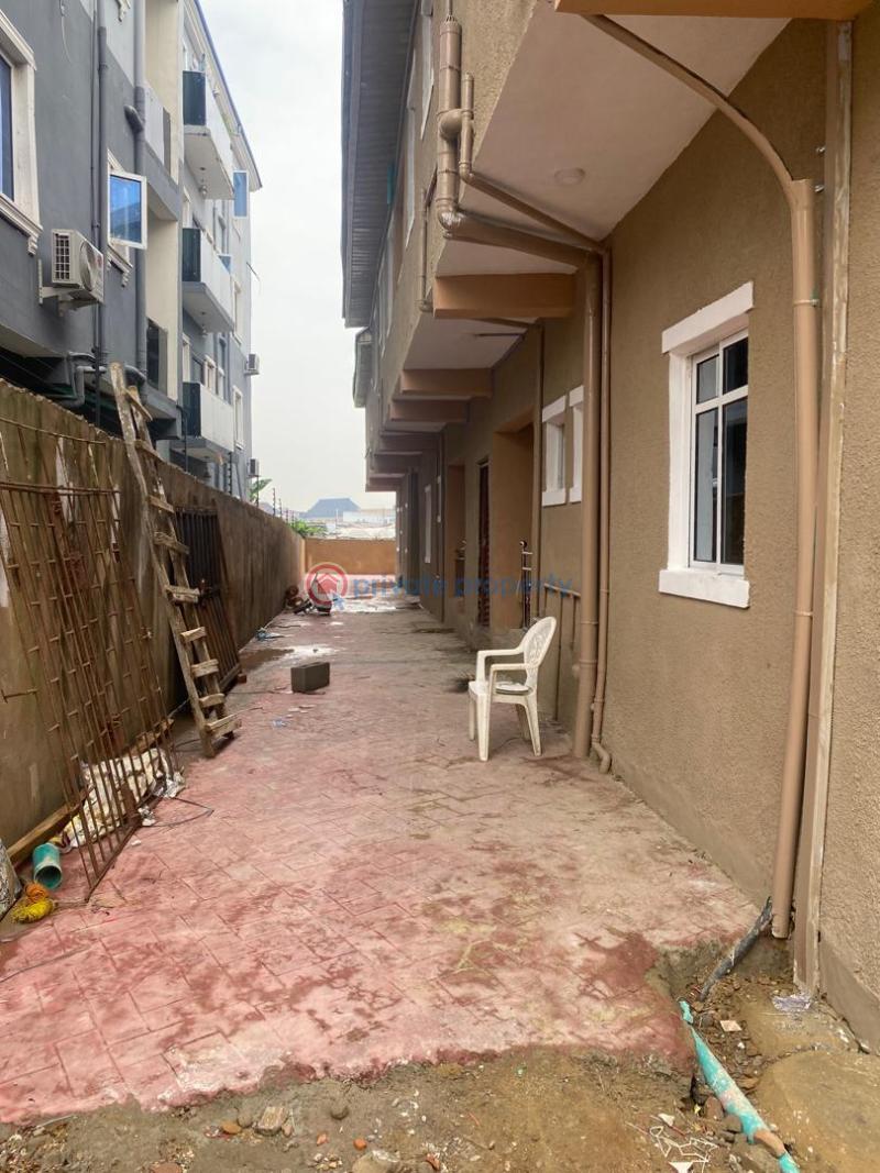 2 bedroom Flat & Apartment For Rent Alagomeji Yaba Lagos - 3