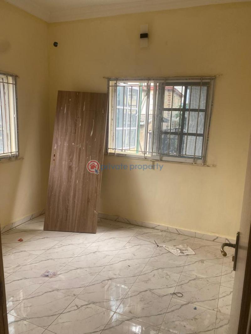 2 bedroom Block Of Flats For Rent Folagoro Fola Agoro Yaba Lagos - 12