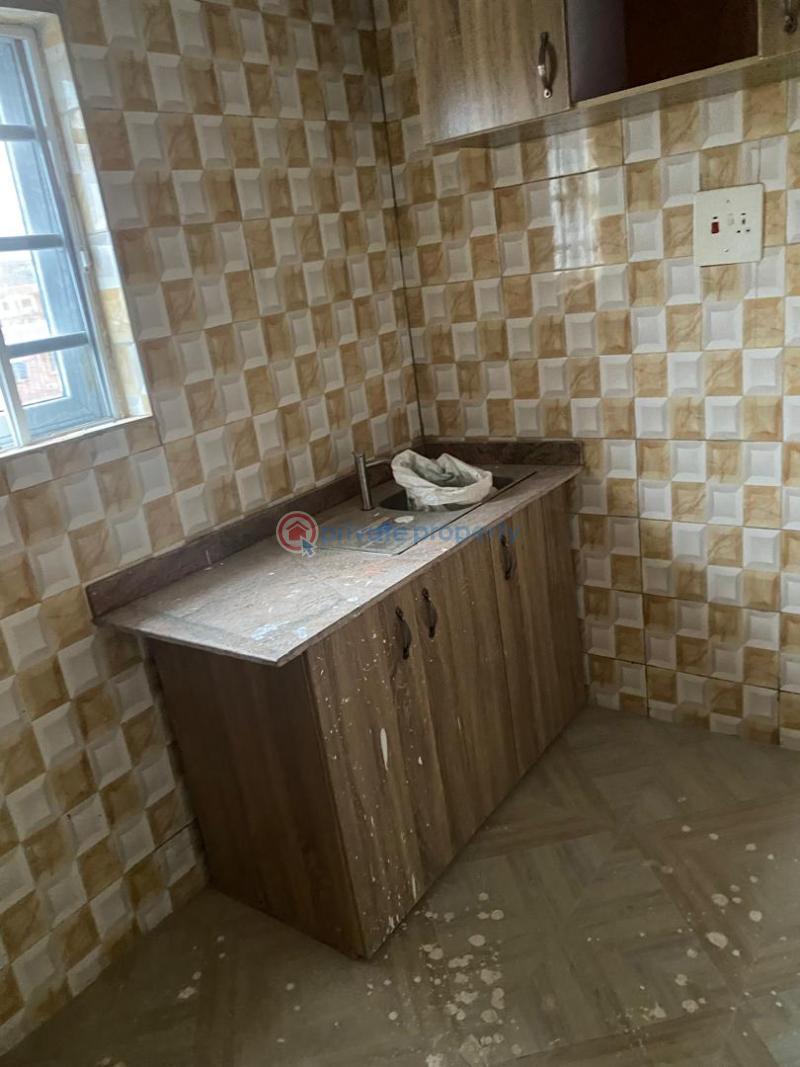 2 bedroom Flat & Apartment For Rent Fola Agoro Yaba Lagos - 8