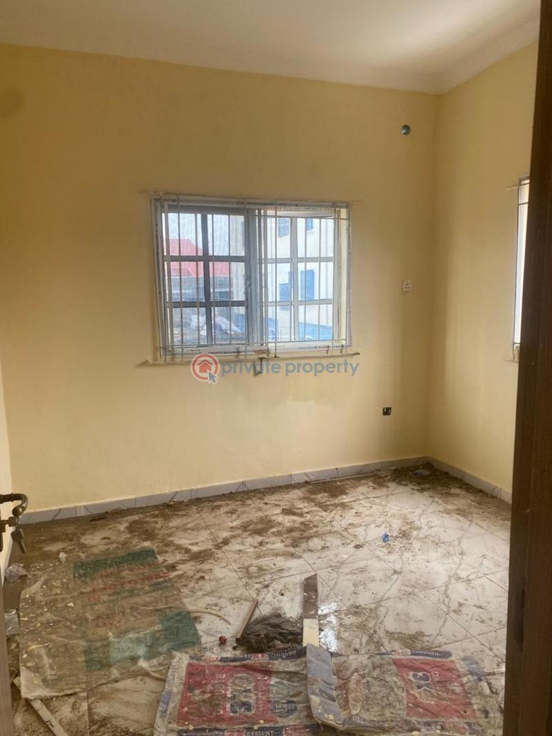 2 bedroom Block Of Flats For Rent Folagoro Fola Agoro Yaba Lagos - 5