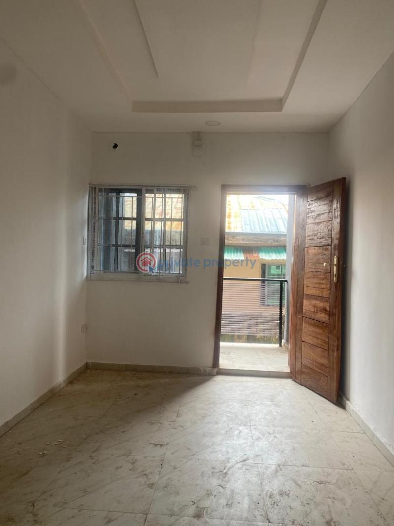 2 bedroom Block Of Flats For Rent Folagoro Fola Agoro Yaba Lagos - 2