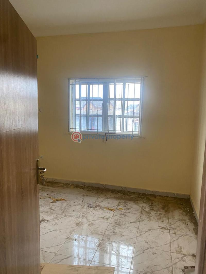 2 bedroom Block Of Flats For Rent Folagoro Fola Agoro Yaba Lagos - 4