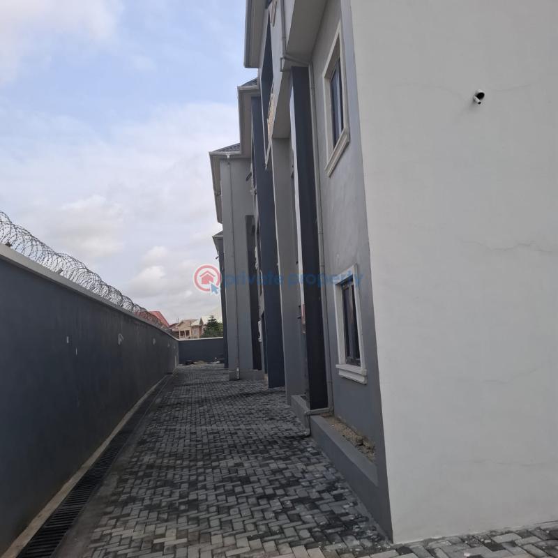 2 bedroom Block Of Flats For Rent Atunrase Medina Gbagada Lagos - 6