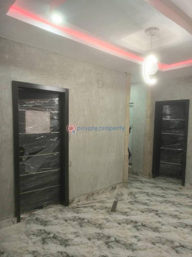 2 bedroom Block Of Flats For Rent Wahabi Larinde Street, Beesam Mafoluku Oshodi Lagos - 7