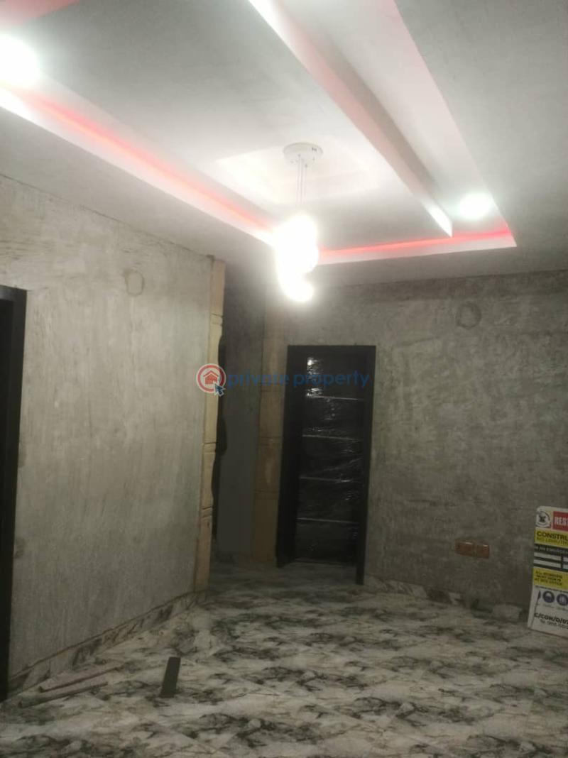 2 bedroom Block Of Flats For Rent Wahabi Larinde Street, Beesam Mafoluku Oshodi Lagos - 4