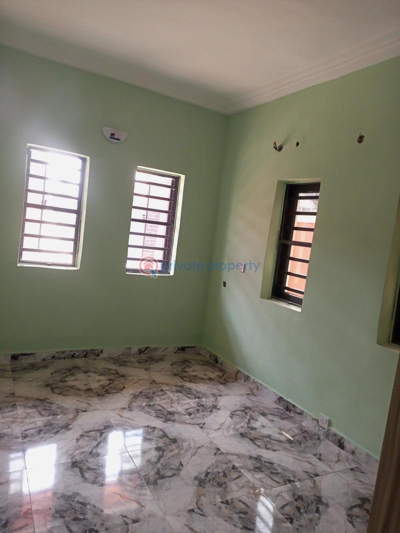 2 bedroom Flat & Apartment For Rent Transformer Bucknor Close To Fasheun Bridge Ago Palace Isolo Lagos - 4