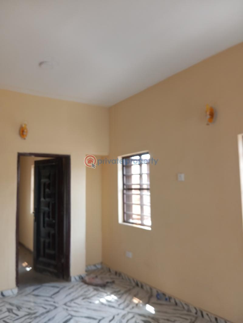 2 bedroom Block Of Flats For Rent Nnobi Surulere Lagos - 3