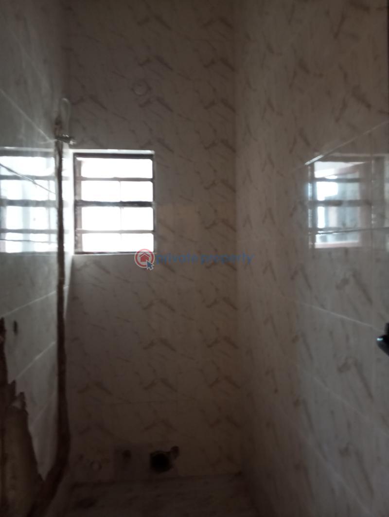 2 bedroom Block Of Flats For Rent Nnobi Surulere Lagos - 5