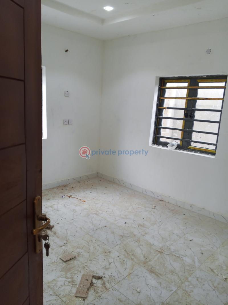 2 bedroom Block Of Flats For Rent Orunkole Phase 3 Mowe Ogun area  - 3