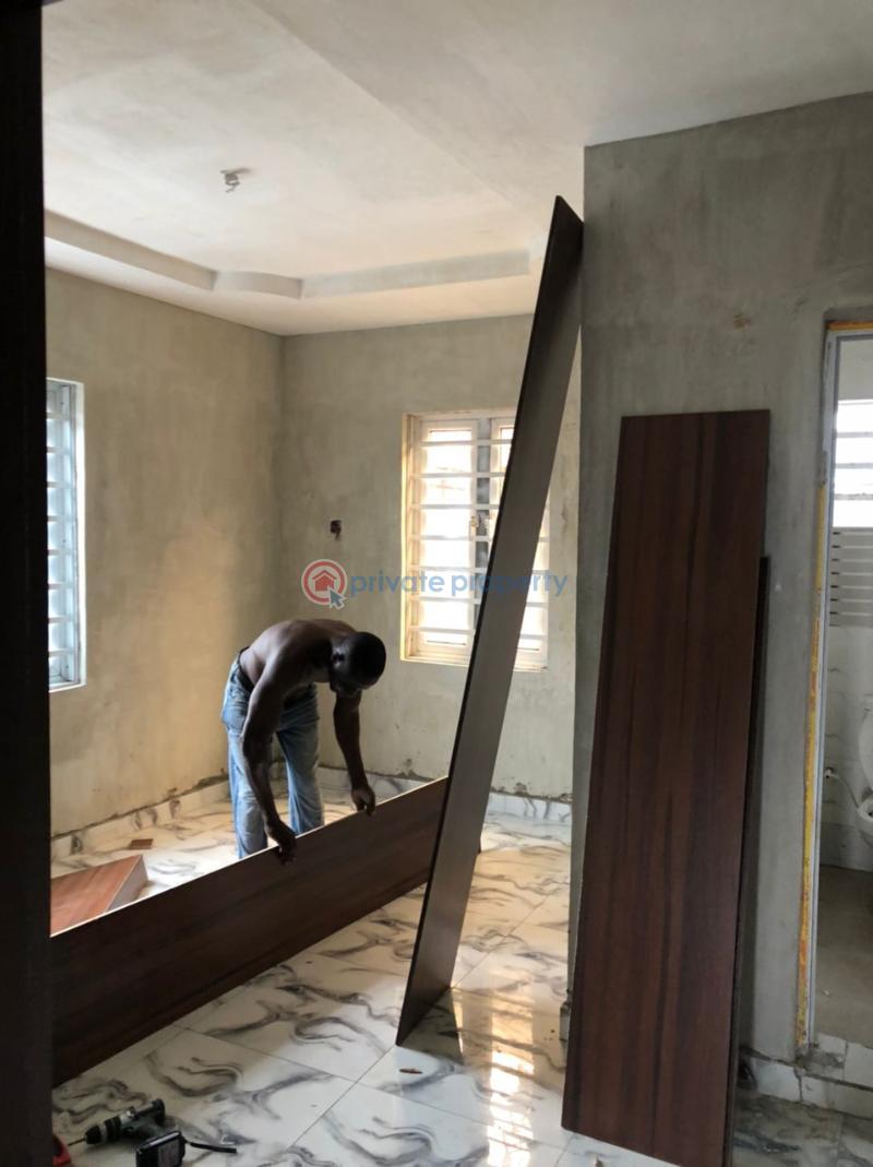 2 bedroom House For Rent Alagomeji Yaba Lagos - 1