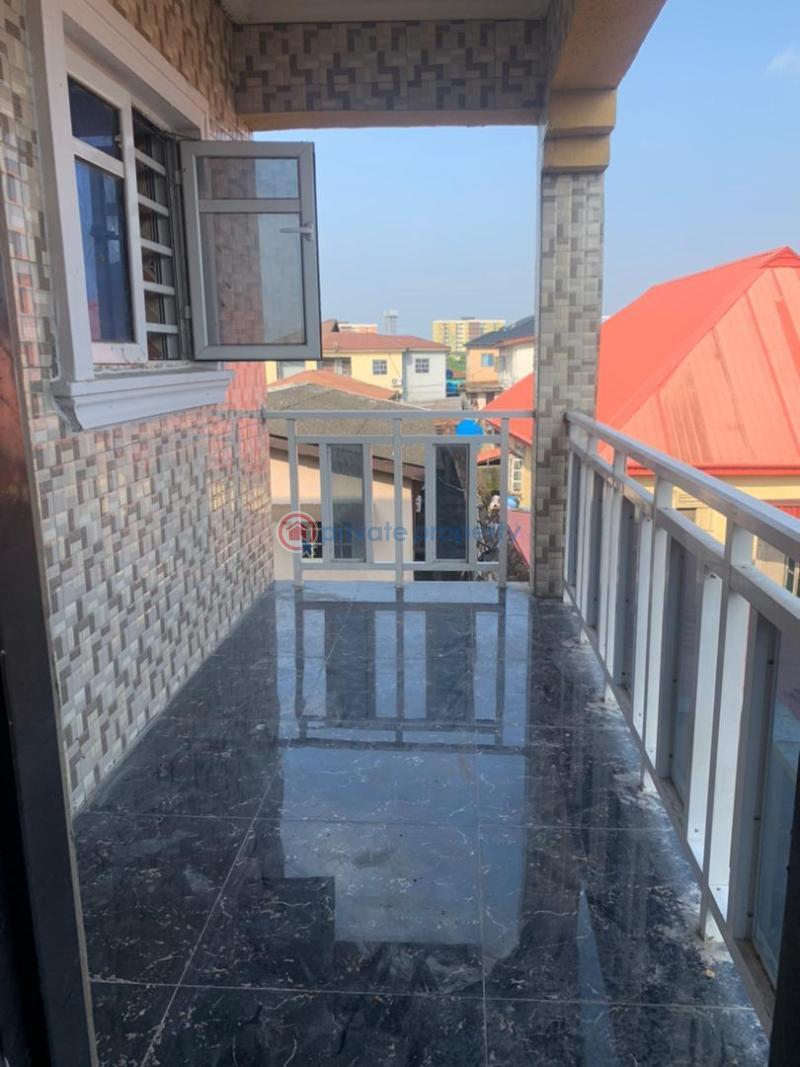 2 bedroom House For Rent Iwaya Yaba Lagos - 6