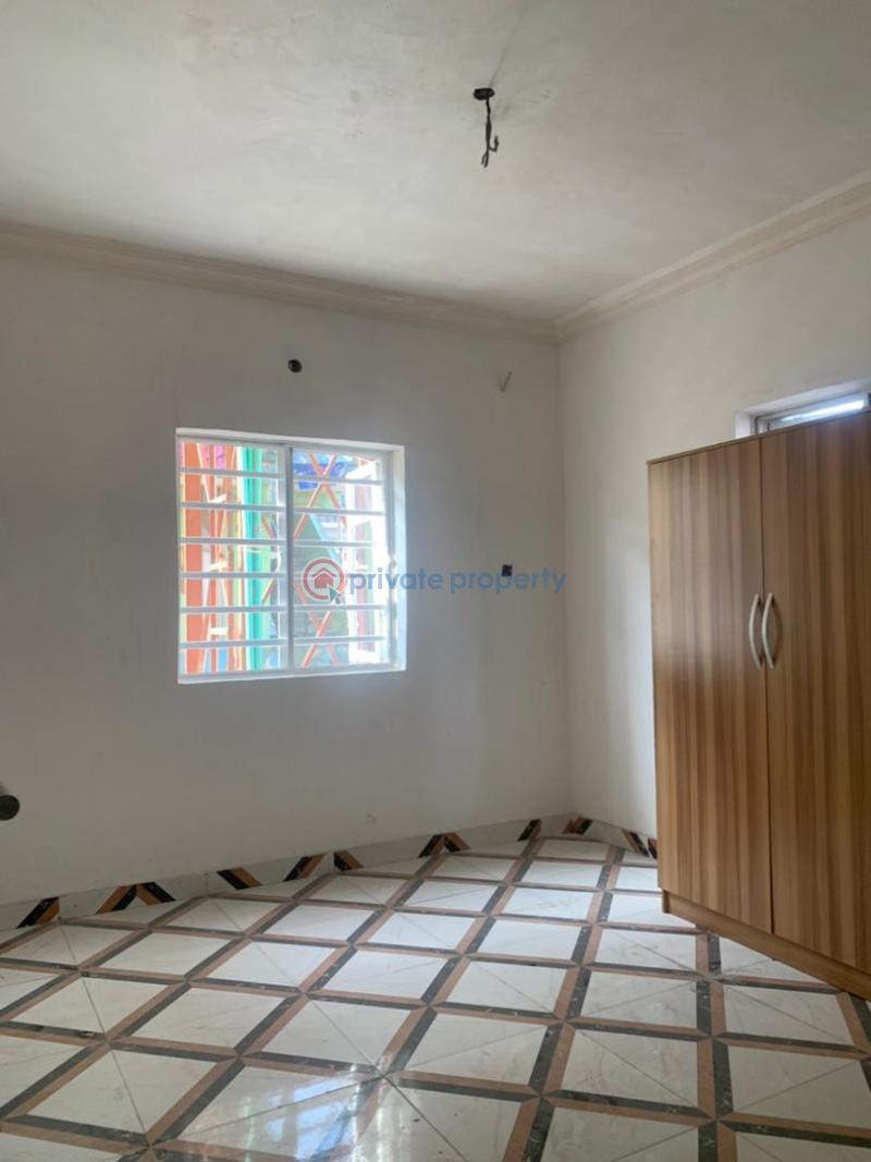 2 bedroom House For Rent Iwaya Yaba Lagos - 3