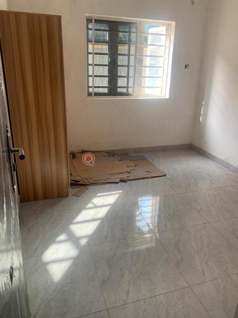 2 bedroom House For Rent Iwaya Yaba Lagos - 5