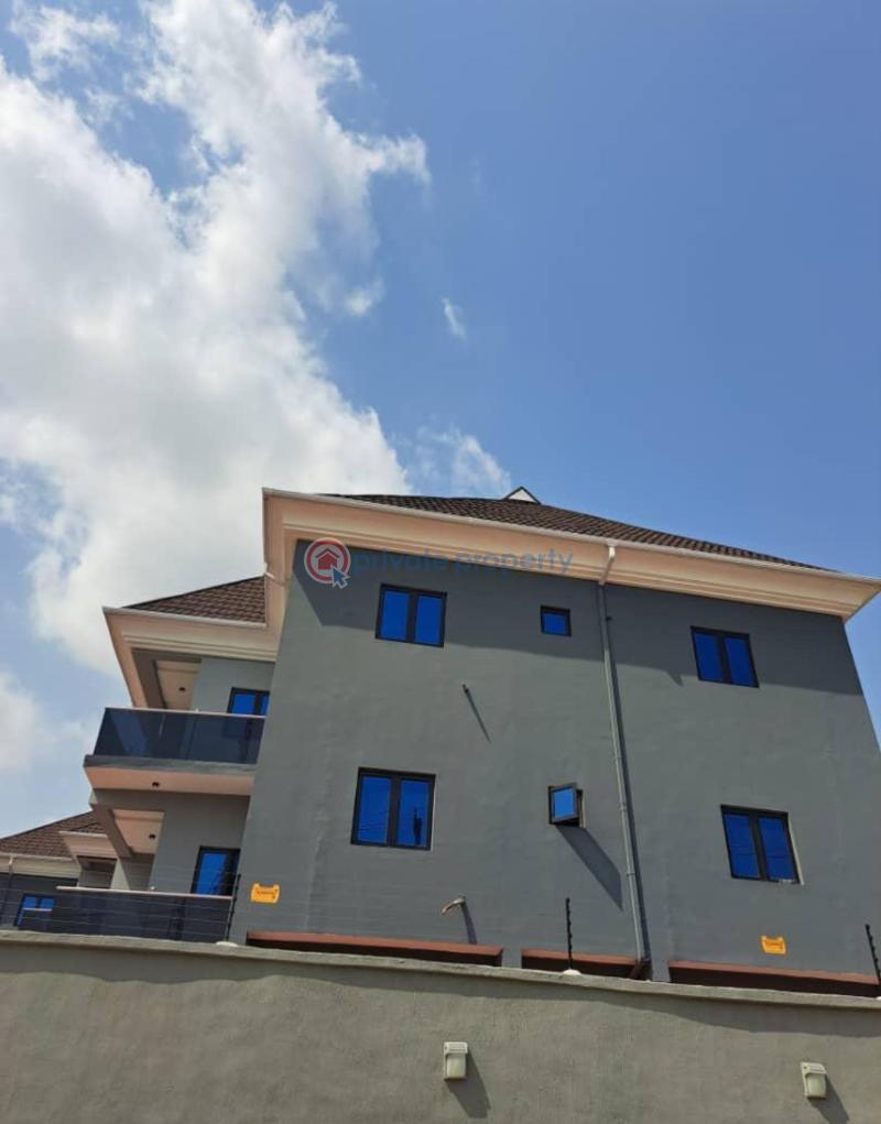 For rent 3 bedroom Flat & Apartment Obanikoro Shomolu Lagos (PID