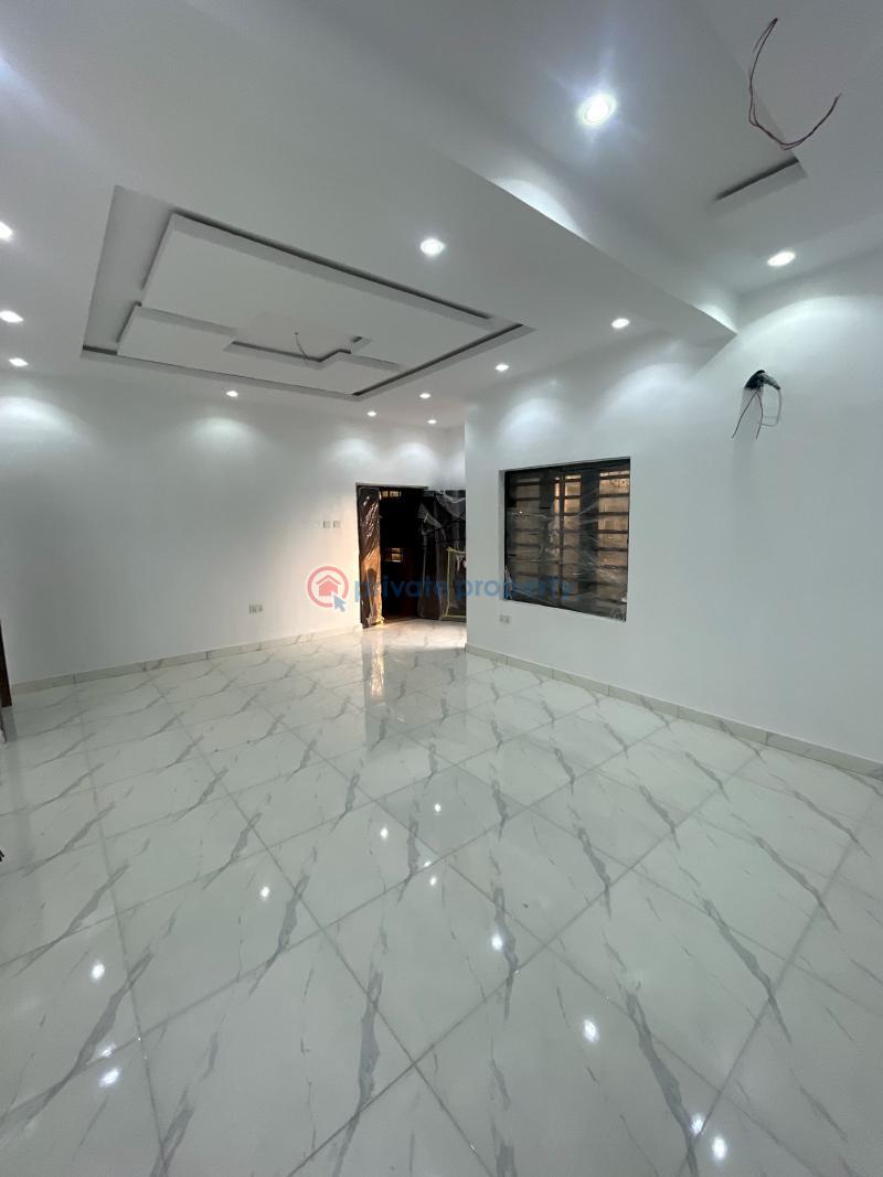 3 bedroom Flat & Apartment For Sale Yaba Lagos - 2