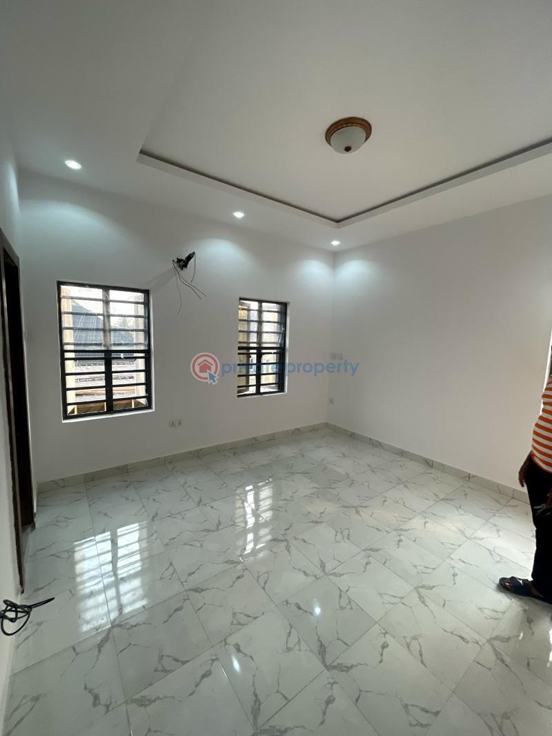 3 bedroom Flat & Apartment For Sale Yaba Lagos - 9