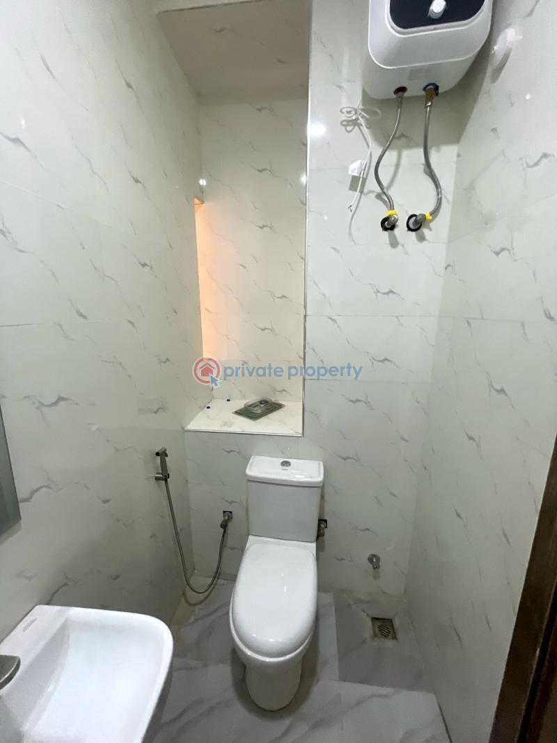 3 bedroom Flat & Apartment For Sale Yaba Lagos - 10