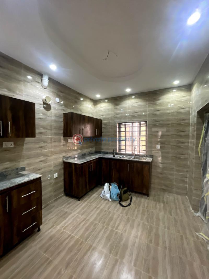 3 bedroom Flat & Apartment For Sale Yaba Lagos - 3