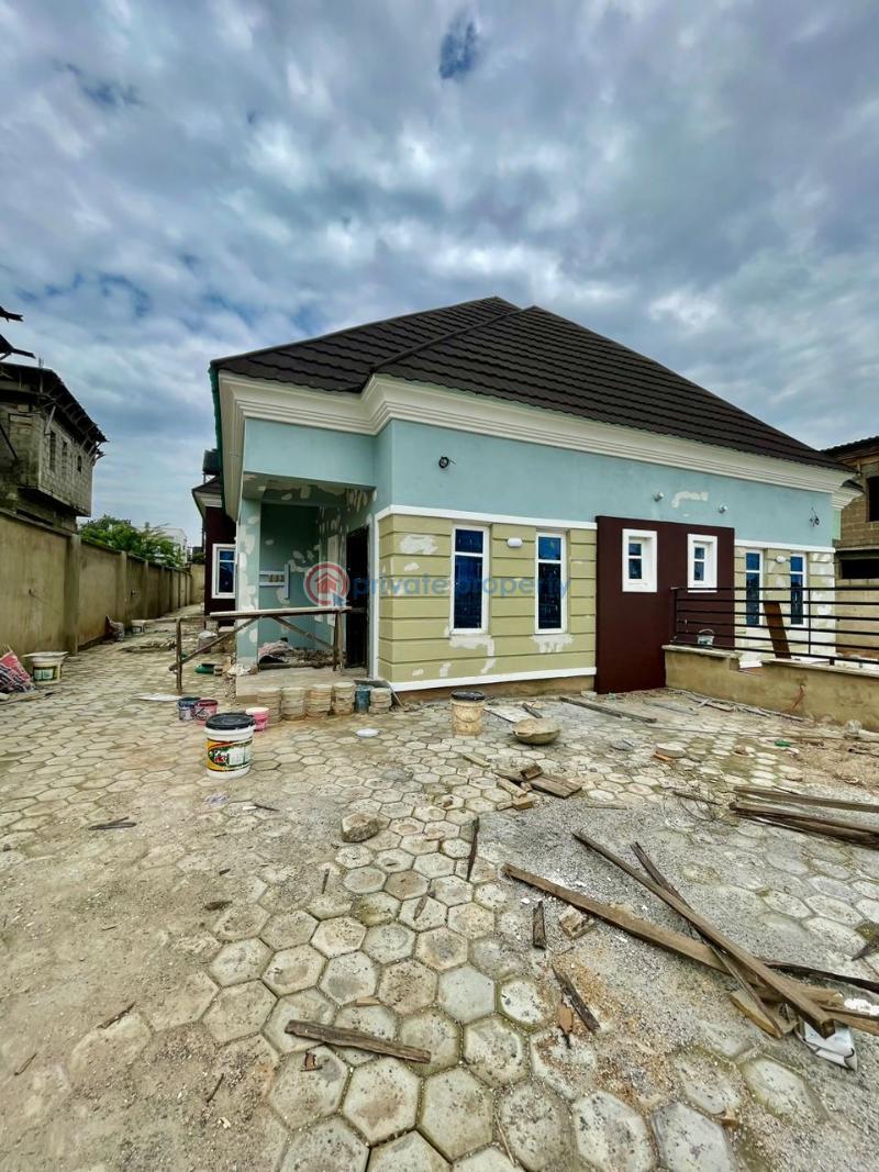 3 bedroom Detached Bungalow For Rent Carlton Gate Estate Akobo Ibadan Oyo - 0