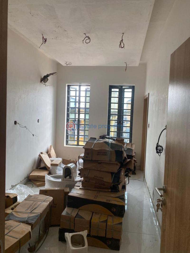 3 bedroom Flat & Apartment For Rent Alagomeji Yaba Lagos - 8