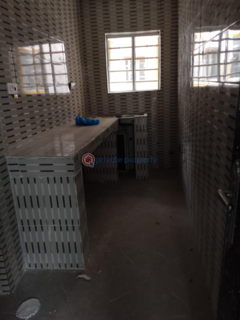 Newly built 3 bedroom flat - 4 3 bedroom Block Of Flats For Rent Surulere Lagos - 4
