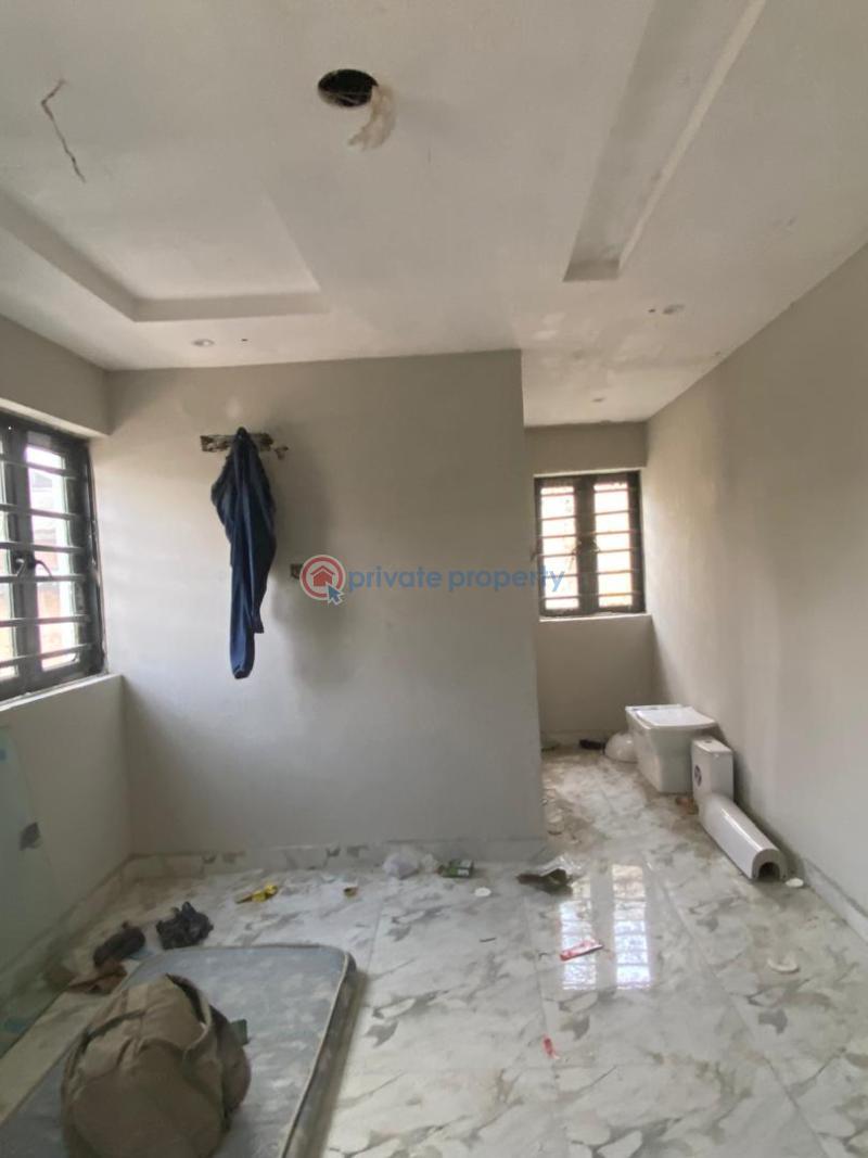 3 bedroom Flat & Apartment For Rent Alagomeji Yaba Lagos - 2