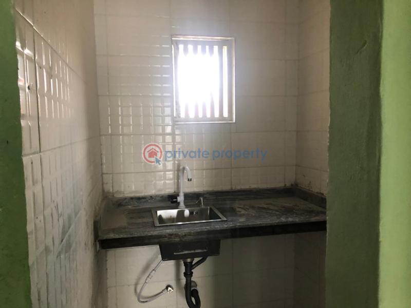 Self Contain For Rent Agbowo U.i Area, Ibadan Oyo - 3