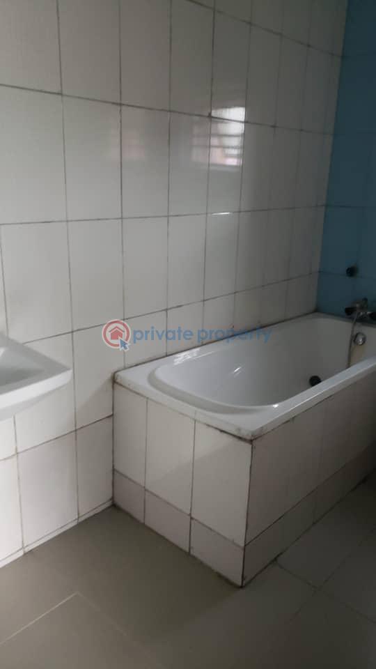 For rent 3 bedroom House City View Estate, Off Lagos Ibadan Expressway