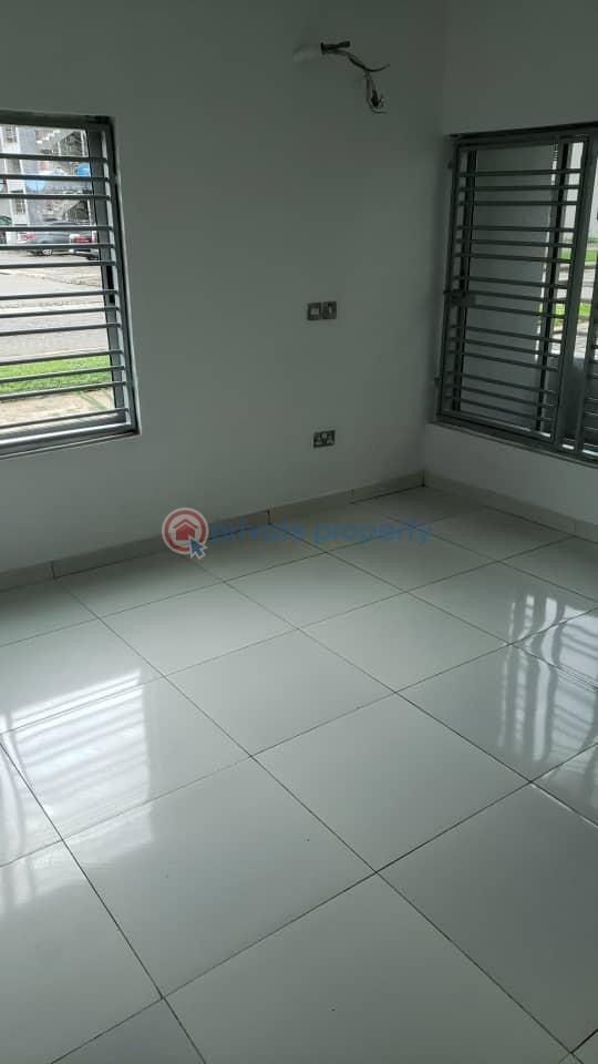 For rent 3 bedroom House City View Estate, Off Lagos Ibadan Expressway