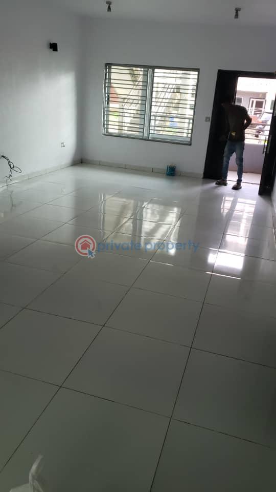 For rent 3 bedroom House City View Estate, Off Lagos Ibadan Expressway