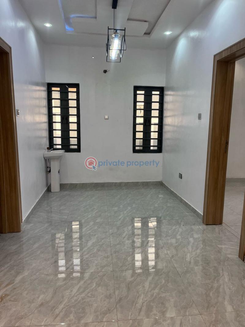 3 bedroom Detached Bungalow For Sale Alafara Jericho, Extension Ibadan Oyo - 2