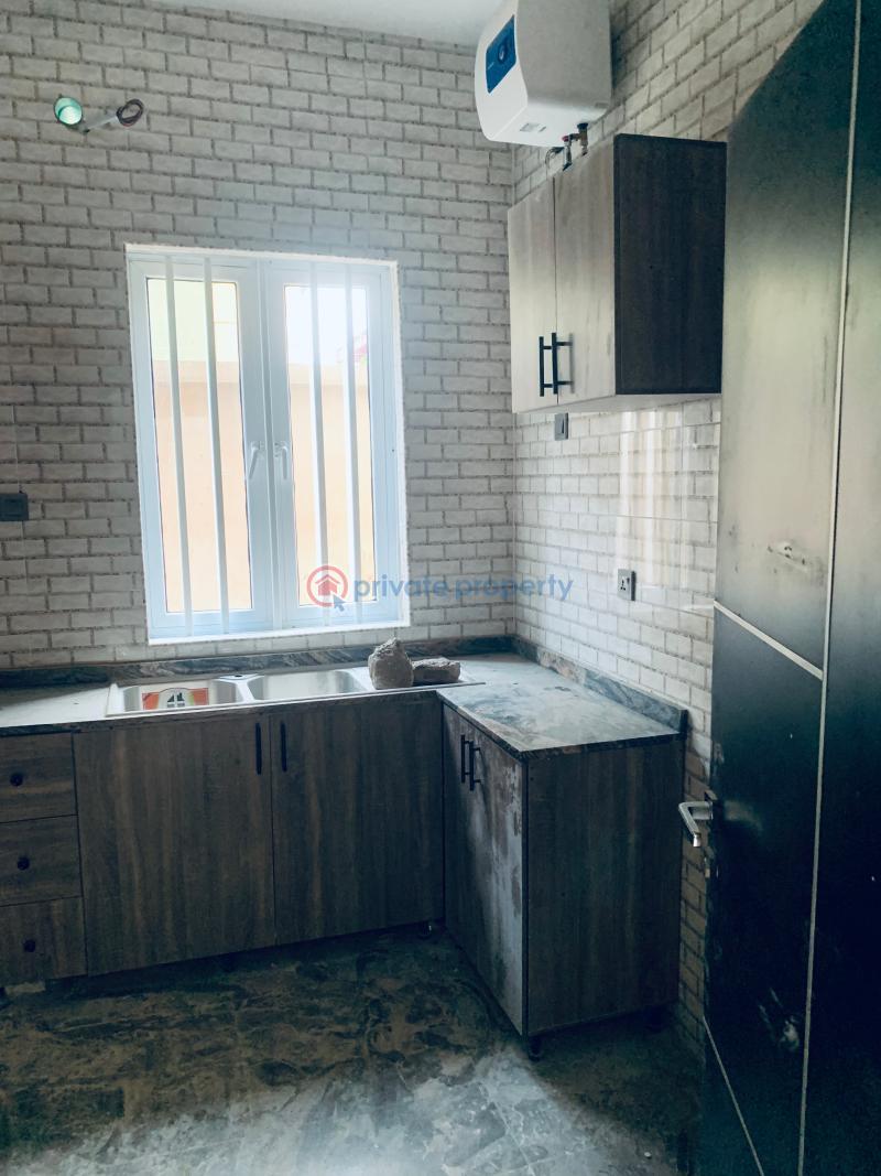 For rent 3 bedroom House Medina Estate Medina Gbagada Lagos (PID