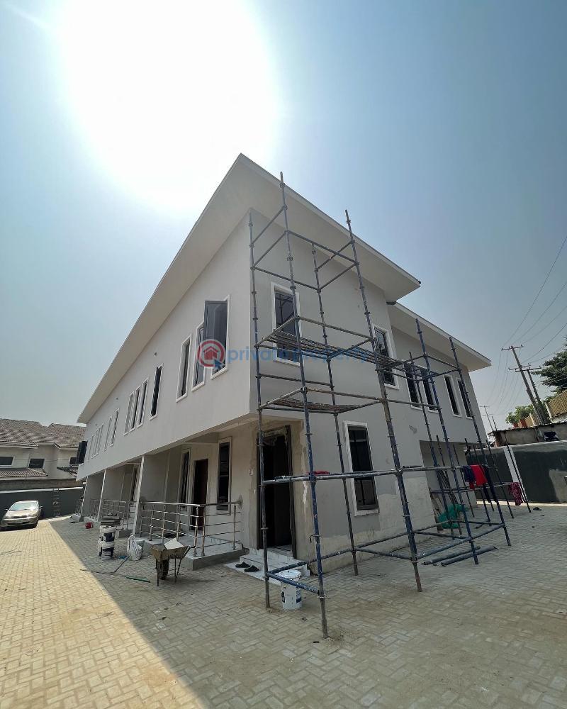 For sale 3 bedroom House Yaba Lagos (PID 0PAFUE) Private Property