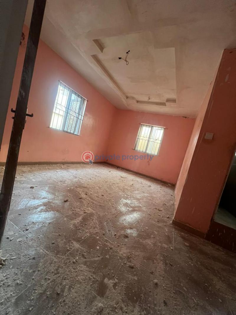 2 bedroom Flat & Apartment For Rent Estate Onike Yaba Lagos - 3