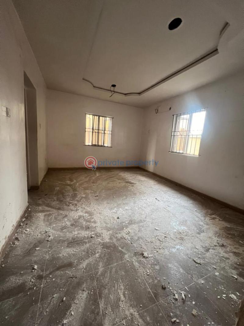 2 bedroom Flat & Apartment For Rent Estate Onike Yaba Lagos - 1