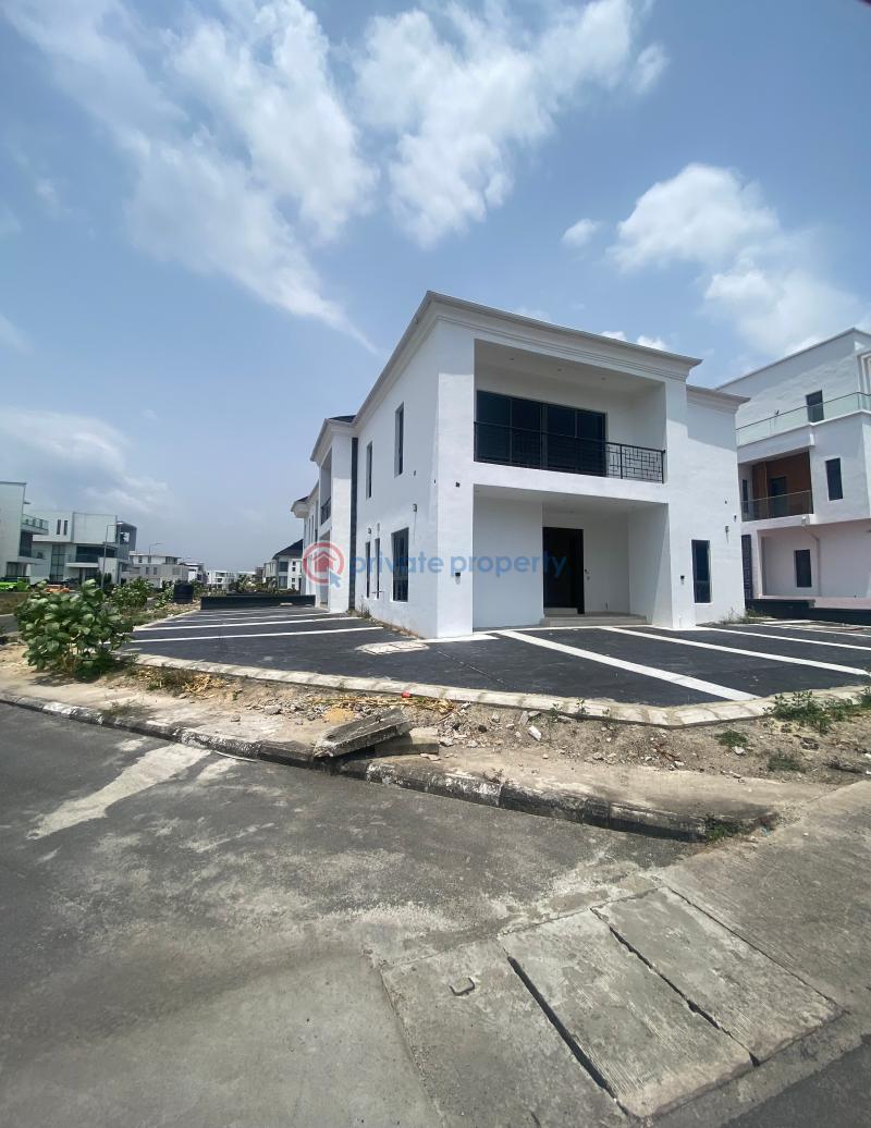 4 bedroom Detached Duplex For Sale Along Lekki Expressway Lagos - 1