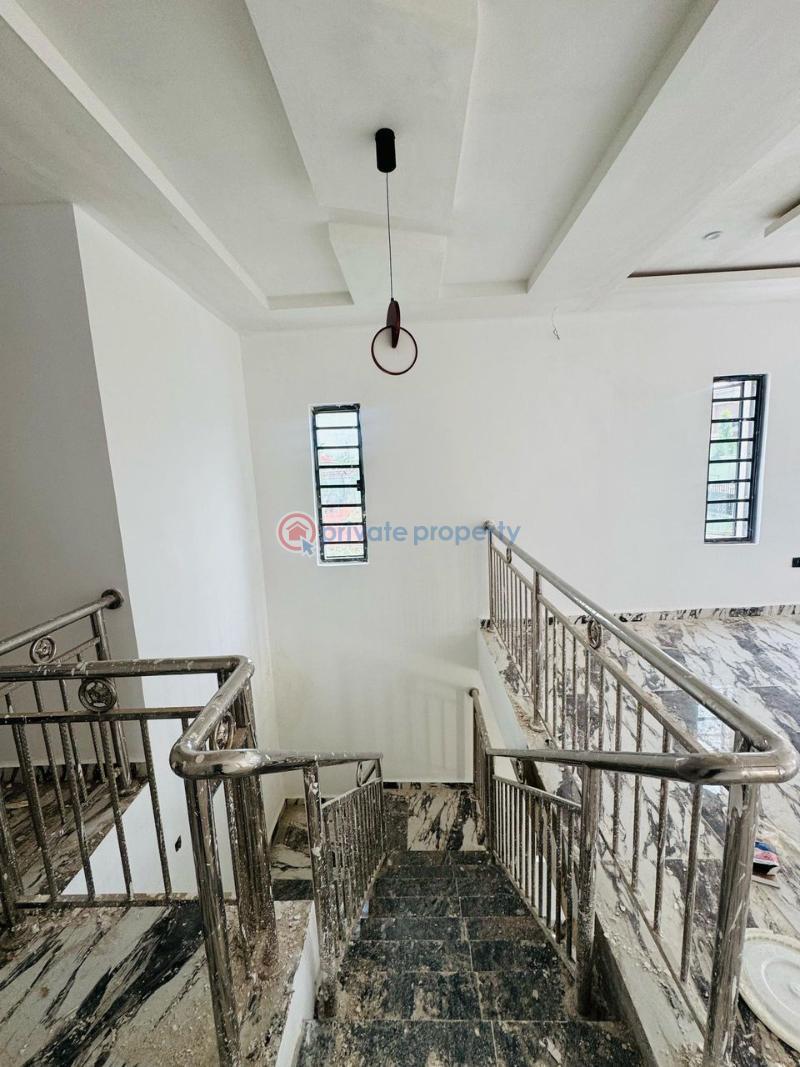 4 bedroom Detached Duplex For Sale Kolapo Ishola Gra, Akobo Ibadan Oyo - 2