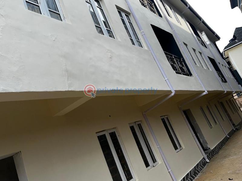 4 bedroom Terraced Duplex For Sale Off Bode Thomas Junction Surulere Surulere Lagos - 3