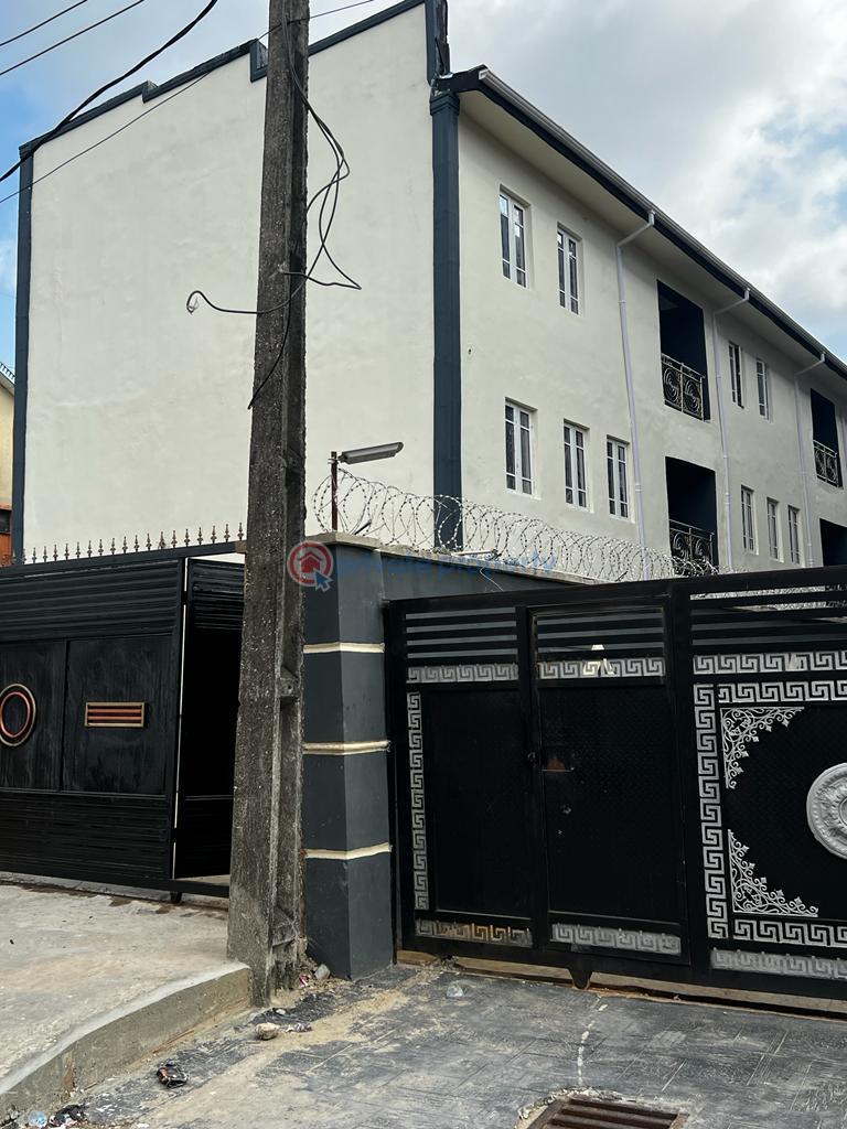 4 bedroom Terraced Duplex For Sale Off Bode Thomas Junction Surulere Surulere Lagos - 12