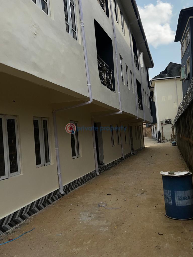 4 bedroom Terraced Duplex For Sale Off Bode Thomas Junction Surulere Surulere Lagos - 13