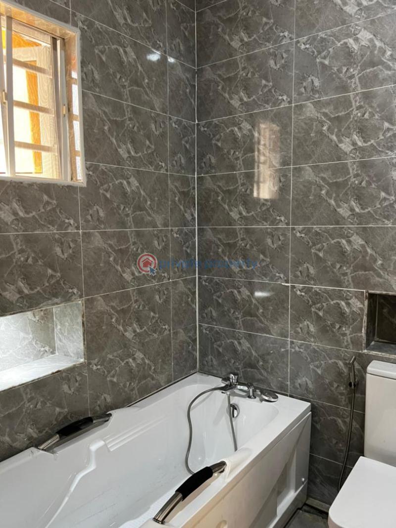 4 bedroom House For Rent Sapphire Garden Estate Before Ologunfe Bus Stop. Awoyaya Ajah Lagos - 6