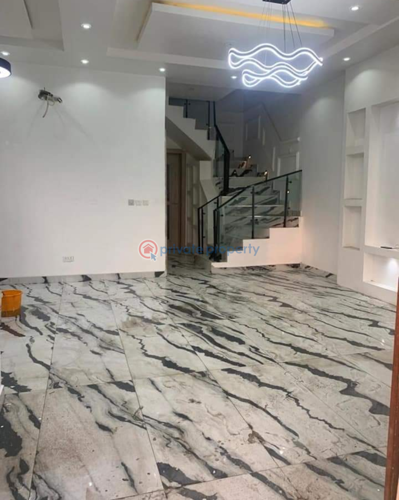 5 bedroom House For Sale Gbagada Lagos - 1