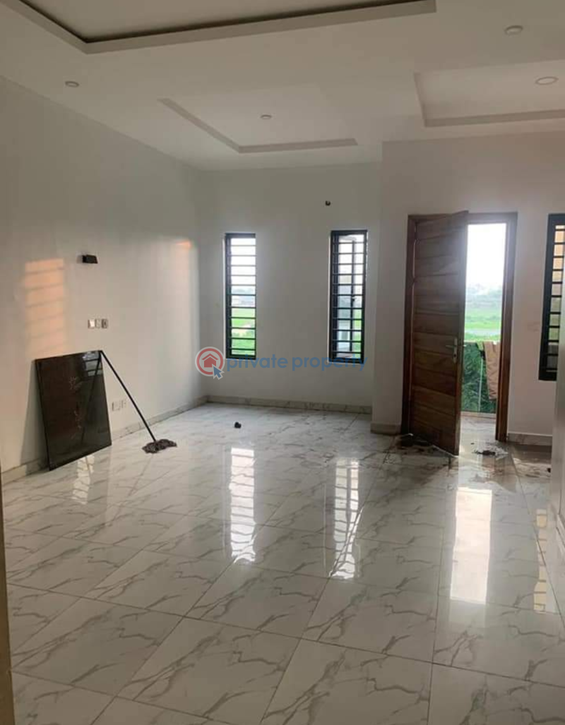 5 bedroom House For Sale Gbagada Lagos - 2