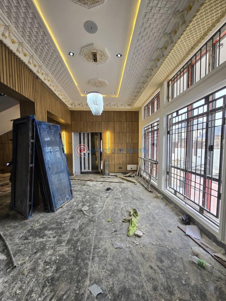 6 bedroom Detached Duplex For Sale Abuja Phase 1  - 1