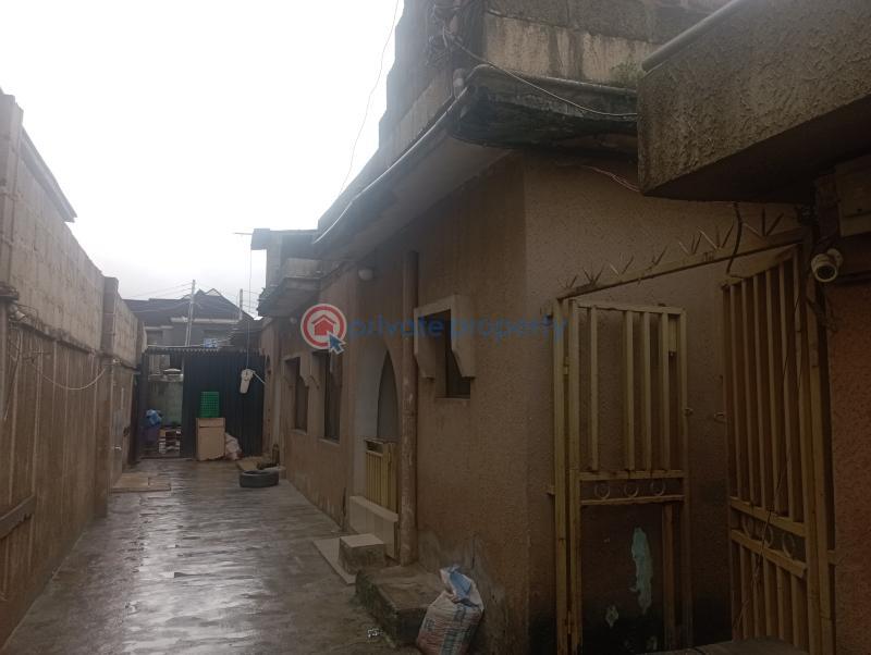 For sale 1 bedroom House Gated Street Abule Egba Agege Lagos (PID