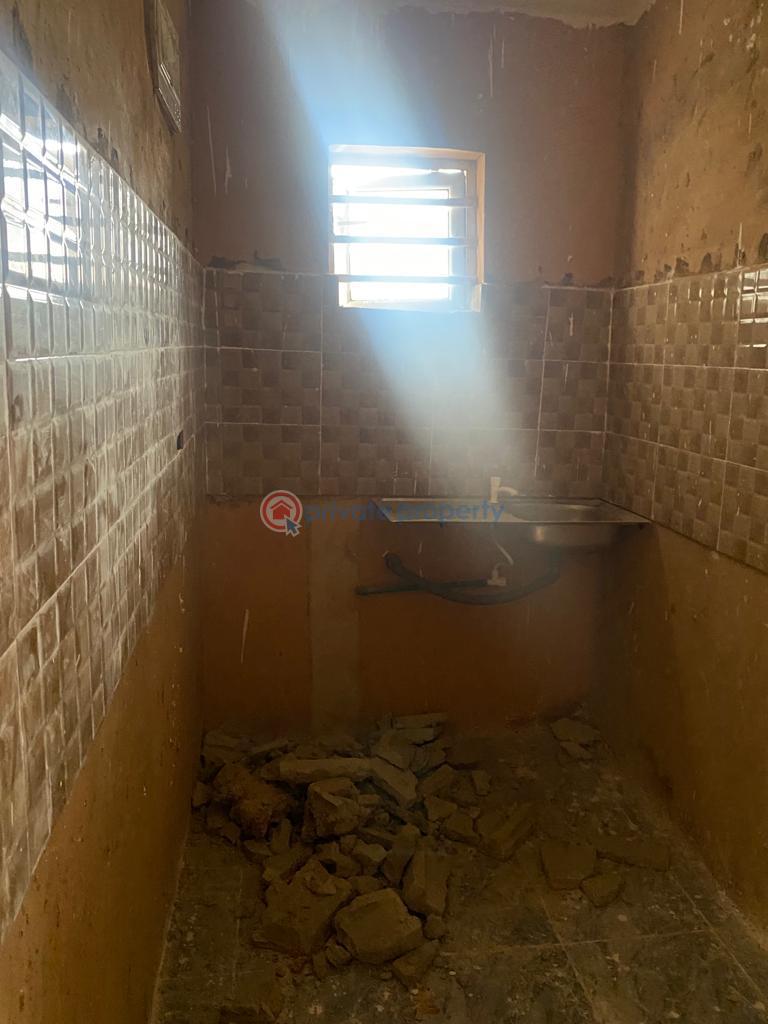 1 bedroom Mini Flat For Rent Ebute Meta Ebute Metta Yaba Lagos - 2